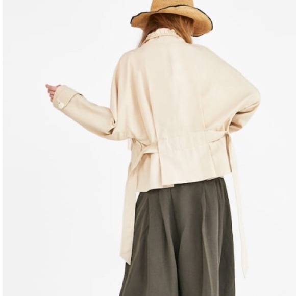 ZARA Pleated Jacket with Gathered Detail - Picture 4 of 8